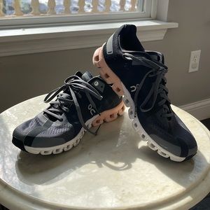 Swiss engineering QC cloud sneakers - women  / size W8.5